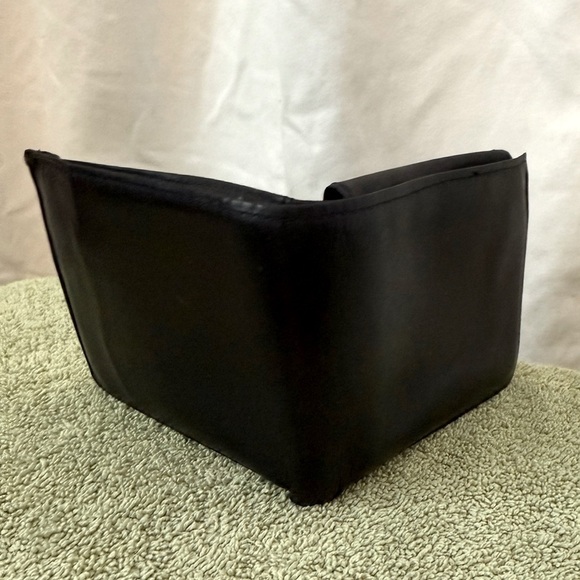 Black Leather Bifold Mens Wallet ~ Super Soft and Thin - Picture 5 of 8
